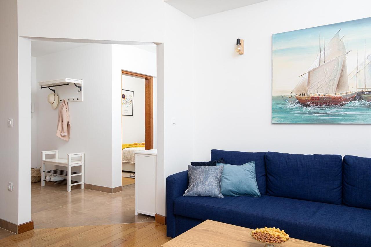 Cesare Apartment, With Swimming Pool And Sea View Лижнян Екстер'єр фото