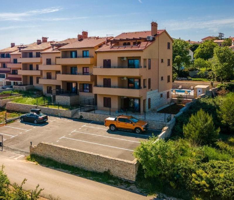 Cesare Apartment, With Swimming Pool And Sea View Лижнян Екстер'єр фото